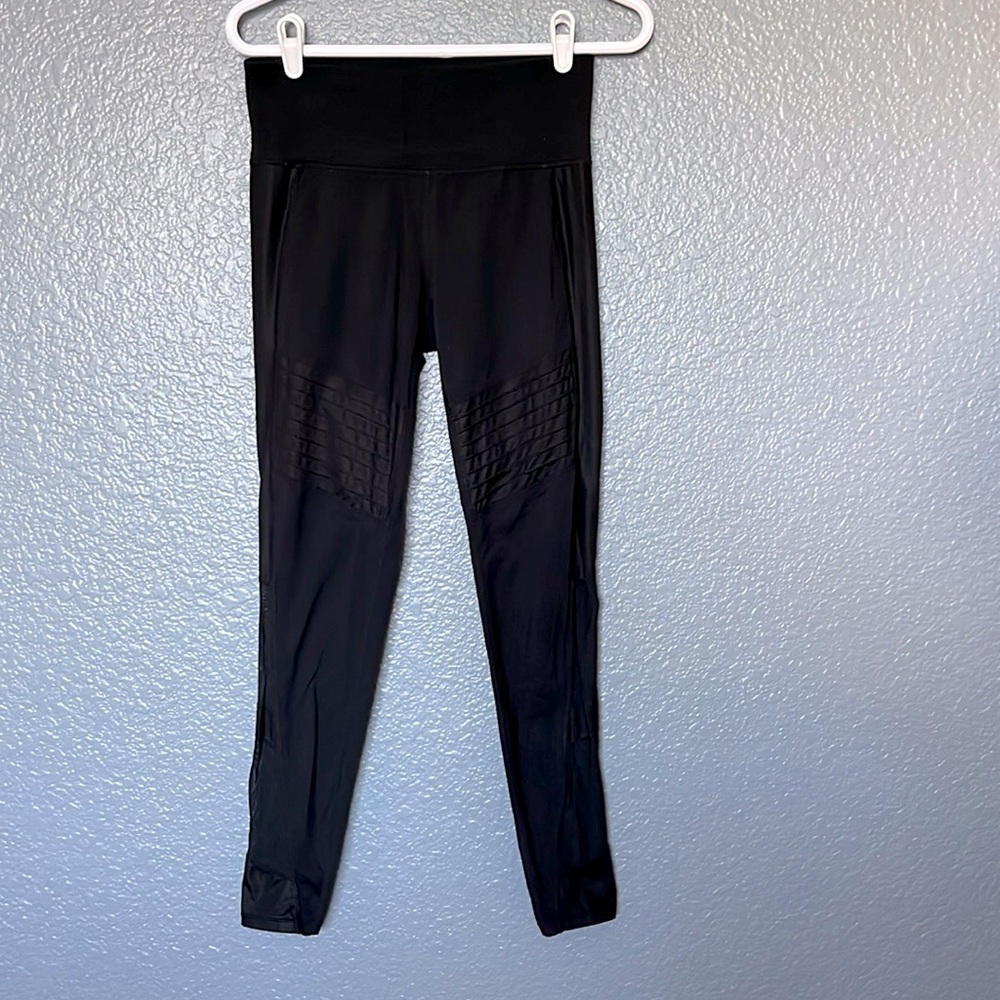 Athleta Moto Style Leggings in Black Size Small 28 inch inseam